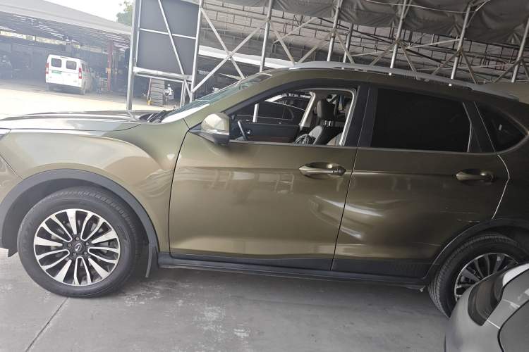 Used GAC Trumpchi GS5 Super 2015 1.8T Automatic Two-Wheel Drive Luxury Edition Left Side
