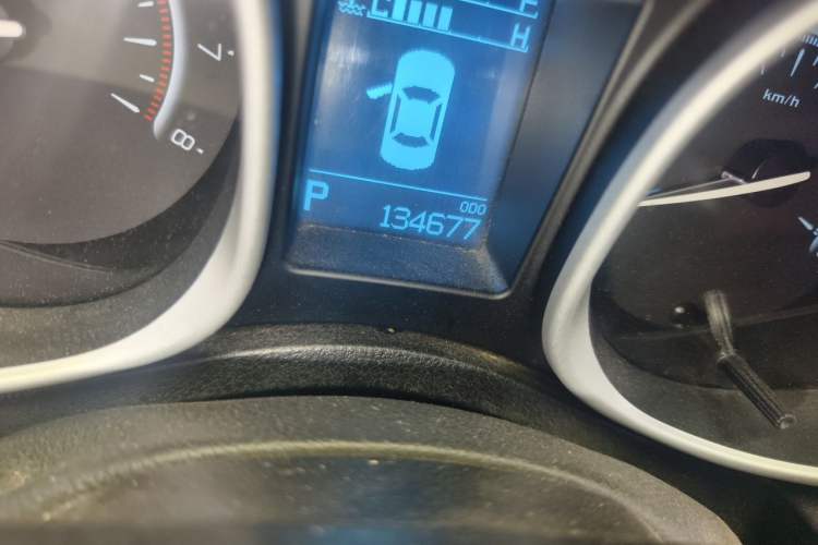 Used GAC Trumpchi GS5 Super 2015 2.0L Automatic Two-Wheel Drive Luxury Navigation Edition Odometer Close Up