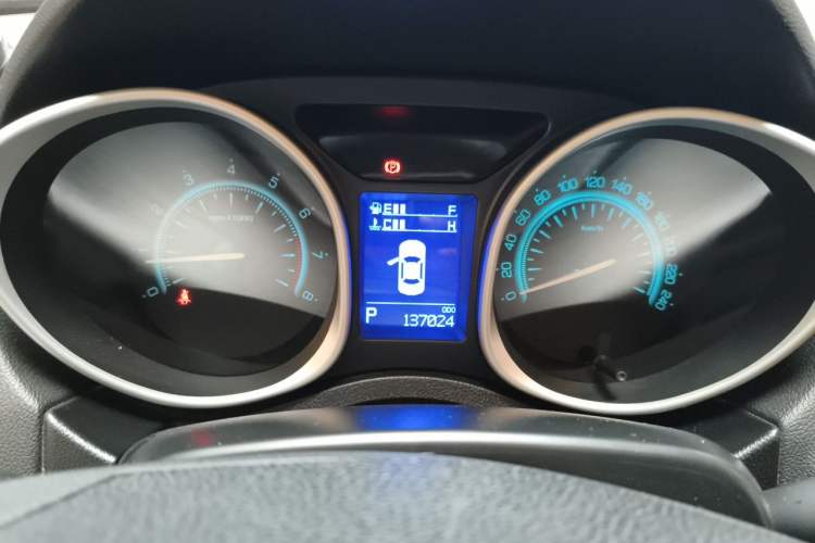 Used GAC Trumpchi GS5 Super 2015 1.8T Automatic Two-Wheel Drive Luxury Edition Odometer Close Up