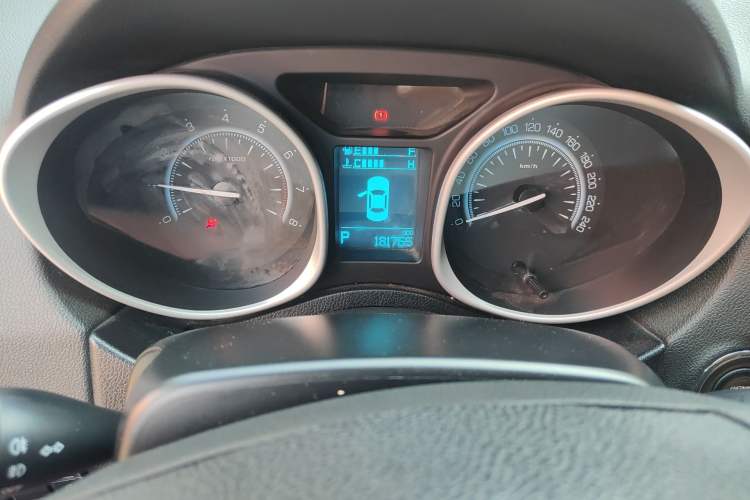 Used GAC Trumpchi GS5 Super 2015 1.8T Automatic Two-Wheel Drive Elite Edition Odometer Close Up