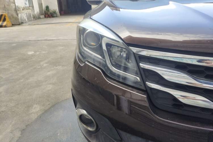 Used GAC Trumpchi GS5 Super 2015 2.0L Automatic Two-Wheel Drive Elite Edition Right Front Headlight