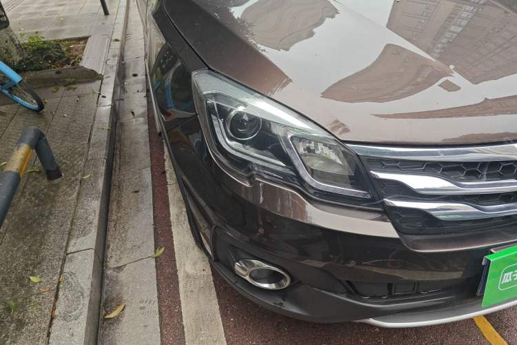 Used GAC Trumpchi GS5 Super 2015 2.0L Automatic Two-Wheel Drive Luxury Navigation Edition Right Front Headlight