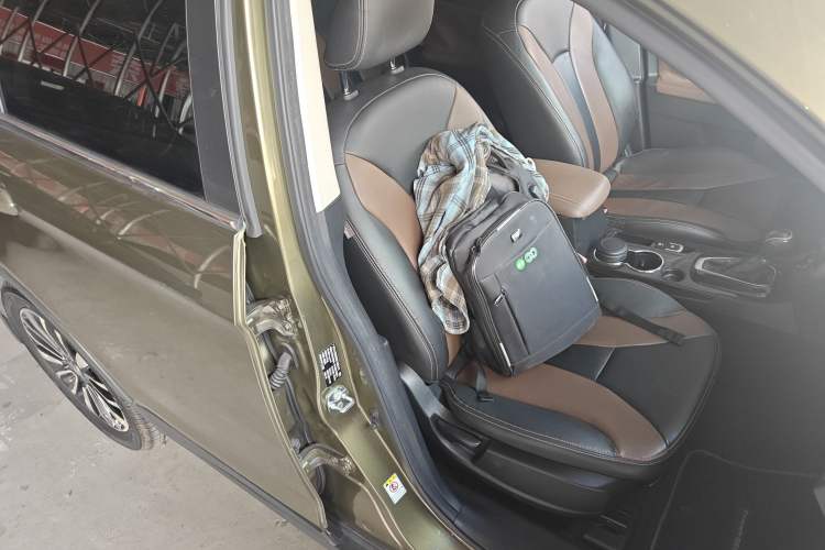 Used GAC Trumpchi GS5 Super 2015 1.8T Automatic Two-Wheel Drive Luxury Edition Right Front Seat