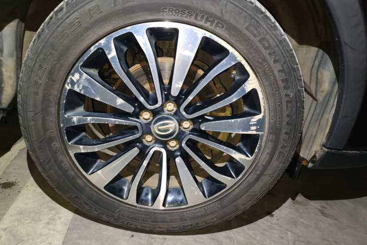 Used GAC Trumpchi GS5 Super 2015 1.8T Automatic All-Wheel-Drive Luxury Edition Right Front Wheel Hub