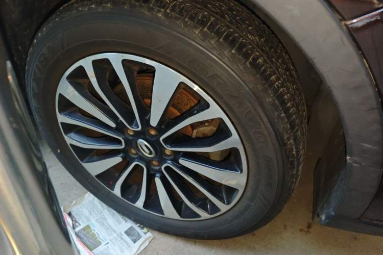 Used GAC Trumpchi GS5 Super 2015 1.8T Automatic Two-Wheel Drive Luxury Edition Right Front Wheel Hub