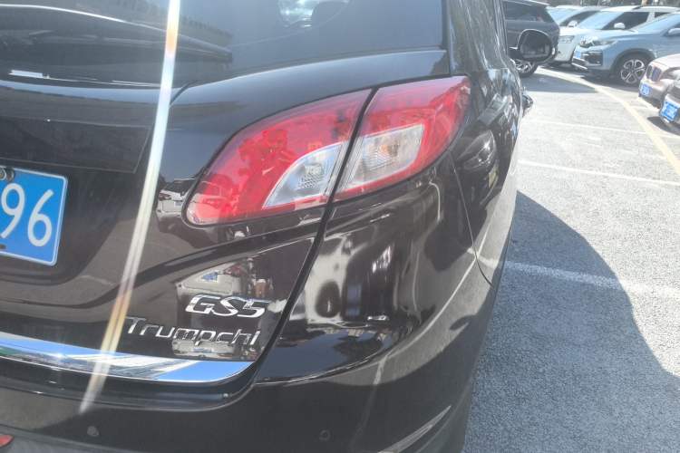 Used GAC Trumpchi GS5 Super 2015 2.0L Automatic Two-Wheel Drive Comfort Edition Right Rear Taillight