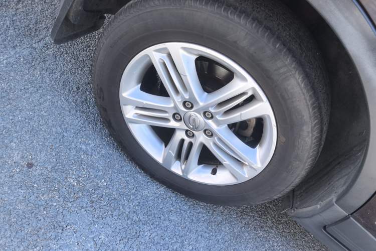 Used GAC Trumpchi GS5 Super 2015 2.0L Automatic Two-Wheel Drive Comfort Edition Right Rear Wheel Hub