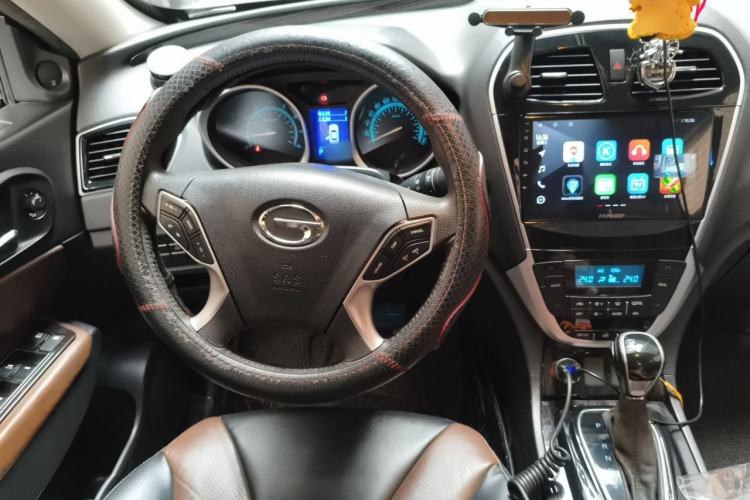 Used GAC Trumpchi GS5 Super 2015 1.8T Automatic Two-Wheel Drive Luxury Edition Steering Wheel