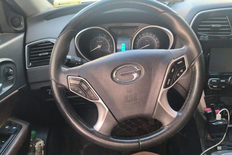 Used GAC Trumpchi GS5 Super 2015 1.8T Automatic All-Wheel-Drive Luxury Edition Steering Wheel