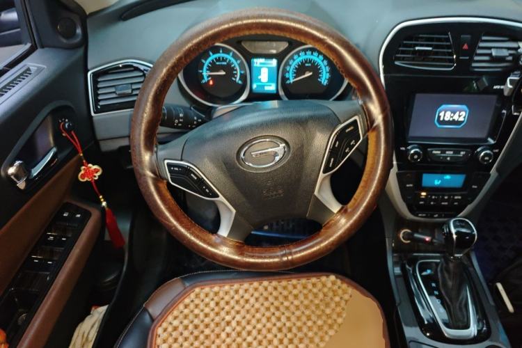 Used GAC Trumpchi GS5 Super 2015 1.8T Automatic Two-Wheel Drive Luxury Edition Steering Wheel