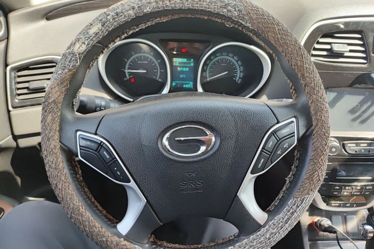 Used GAC Trumpchi GS5 Super 2015 2.0L Automatic Two-Wheel Drive Elite Edition Steering Wheel