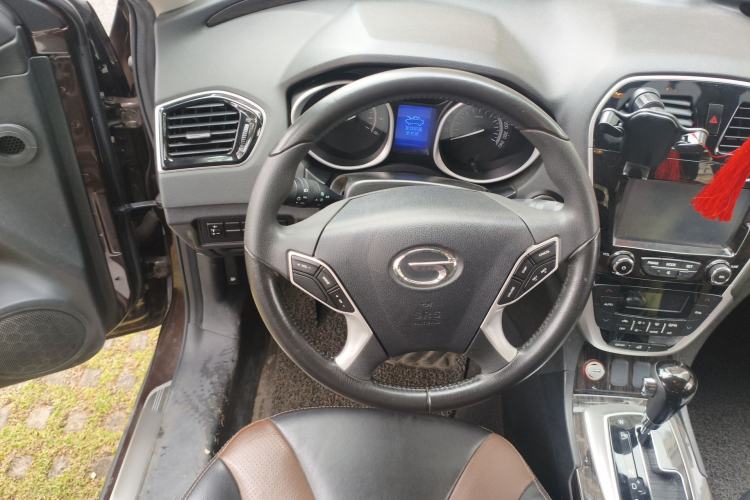 Used GAC Trumpchi GS5 Super 2015 2.0L Automatic Two-Wheel Drive Elite Edition Steering Wheel