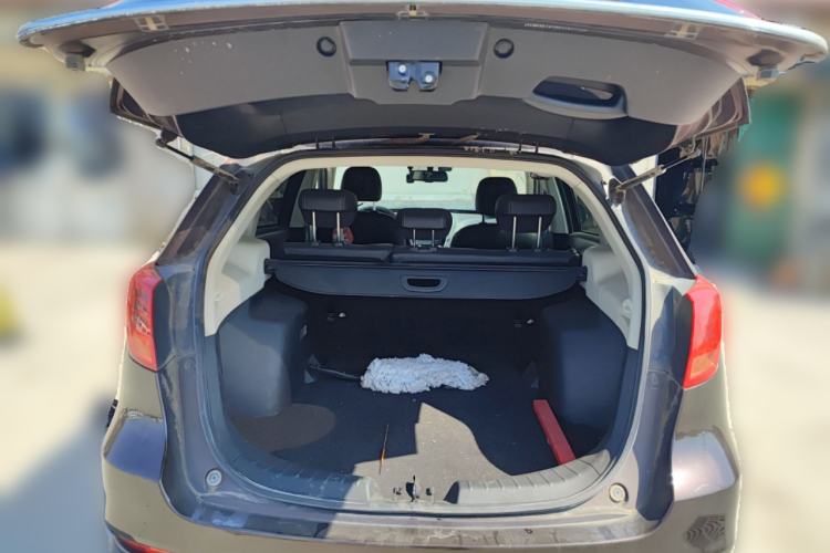 Used GAC Trumpchi GS5 Super 2015 2.0L Automatic Two-Wheel Drive Elite Edition Trunk