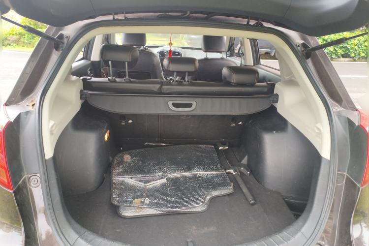Used GAC Trumpchi GS5 Super 2015 2.0L Automatic Two-Wheel Drive Elite Edition Trunk