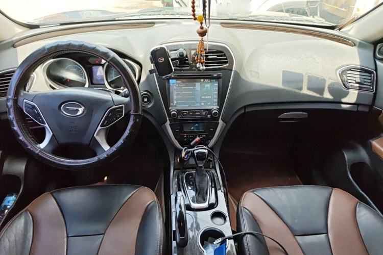 Used GAC Trumpchi GS5 Super 2015 1.8T Automatic Two-Wheel Drive Elite Edition Center Console
