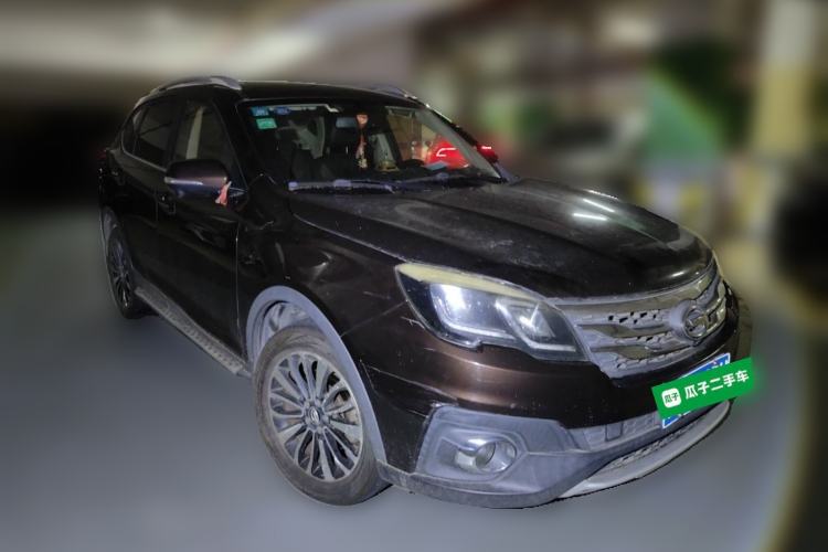 Used GAC Trumpchi GS5 Super 2015 2.0L Automatic Two-Wheel Drive Luxury Navigation Edition Front Right 45 Deg