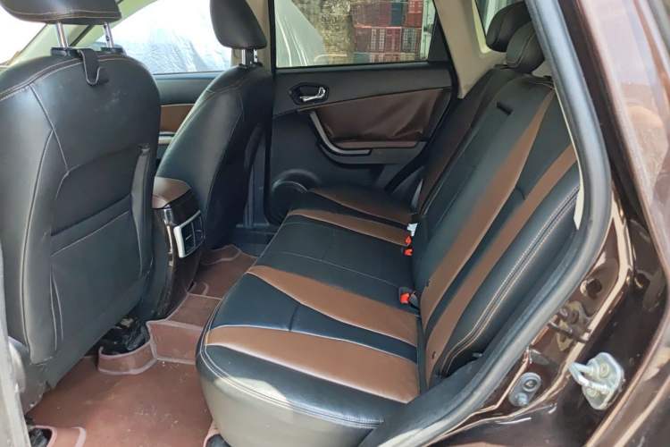 Used GAC Trumpchi GS5 Super 2015 1.8T Automatic Two-Wheel Drive Elite Edition Left Rear Seat