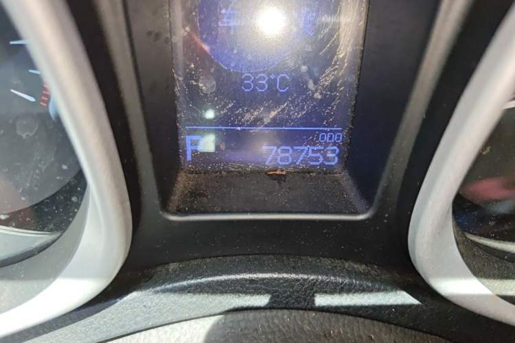 Used GAC Trumpchi GS5 Super 2015 1.8T Automatic Two-Wheel Drive Elite Edition Odometer Close Up