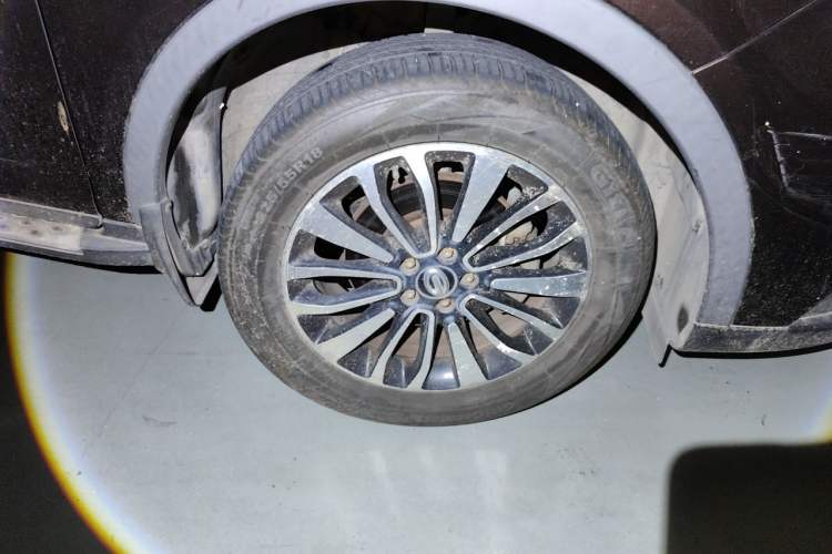 Used GAC Trumpchi GS5 Super 2015 2.0L Automatic Two-Wheel Drive Luxury Navigation Edition Right Front Wheel Hub