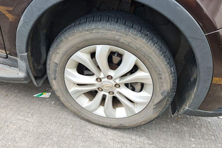 Used GAC Trumpchi GS5 Super 2015 1.8T Automatic Two-Wheel Drive Elite Edition Right Front Wheel Hub