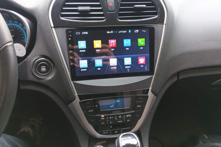 Used GAC Trumpchi GS5 Super 2015 1.8T Automatic Two-Wheel Drive Elite Edition Audio And AC Panel