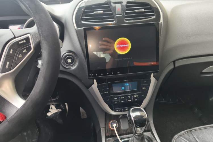 Used GAC Trumpchi GS5 Super 2015 1.8T Automatic Two-Wheel Drive Elite Edition Audio And AC Panel