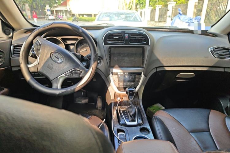 Used GAC Trumpchi GS5 Super 2015 1.8T Automatic Two-Wheel Drive Luxury Edition Center Console