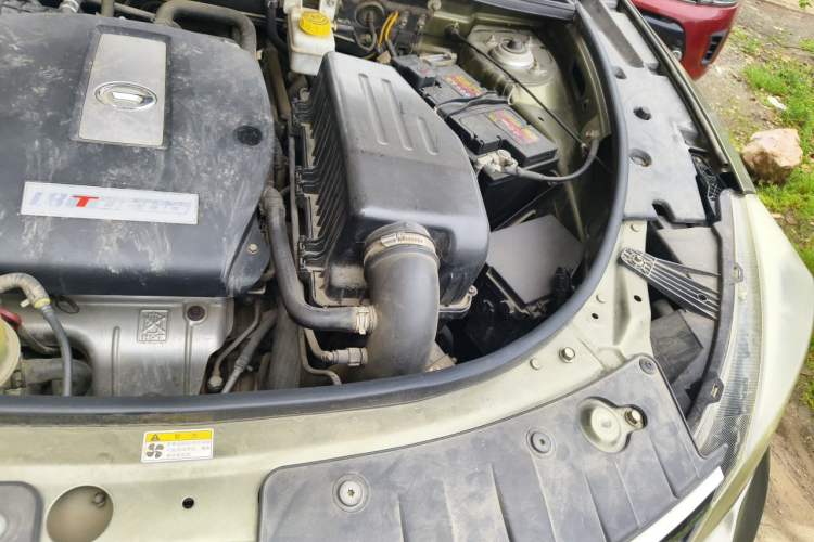 Used GAC Trumpchi GS5 Super 2015 1.8T Automatic Two-Wheel Drive Elite Edition Engine Bay Left