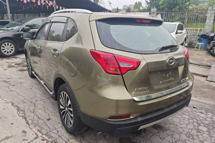 Used GAC Trumpchi GS5 Super 2015 2.0L Automatic Two-Wheel Drive Luxury Navigation Edition Exterior 2