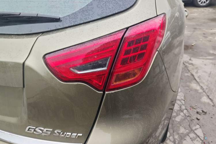 Used GAC Trumpchi GS5 Super 2015 2.0L Automatic Two-Wheel Drive Luxury Navigation Edition Exterior 3
