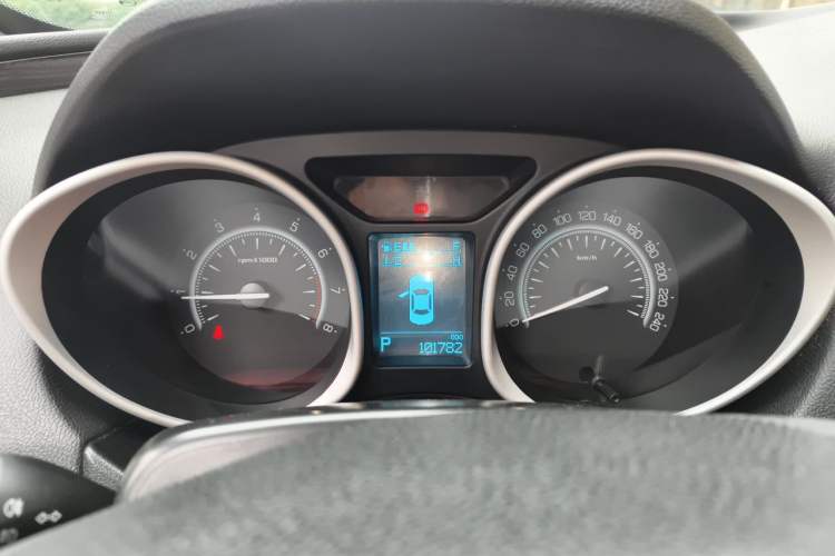 Used GAC Trumpchi GS5 Super 2015 1.8T Automatic Two-Wheel Drive Elite Edition Instrument Cluster