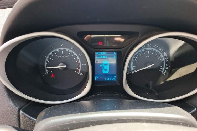 Used GAC Trumpchi GS5 Super 2015 2.0L Automatic Two-Wheel Drive Luxury Navigation Edition Instrument Cluster