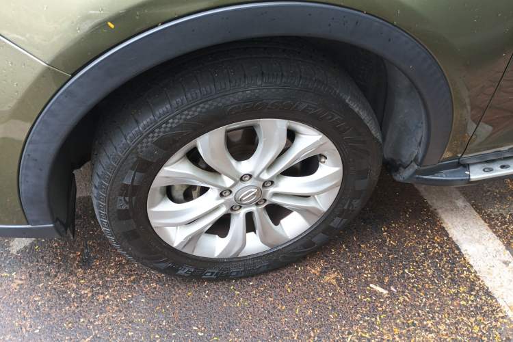 Used GAC Trumpchi GS5 Super 2015 1.8T Automatic Two-Wheel Drive Elite Edition Left Front Wheel Hub