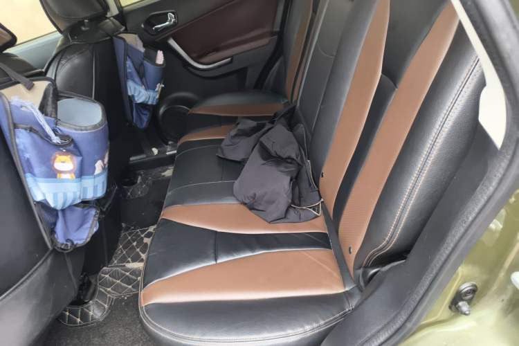 Used GAC Trumpchi GS5 Super 2015 1.8T Automatic Two-Wheel Drive Elite Edition Left Rear Seat