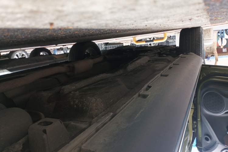 Used GAC Trumpchi GS5 Super 2015 1.8T Automatic Two-Wheel Drive Elite Edition Left Side Sill