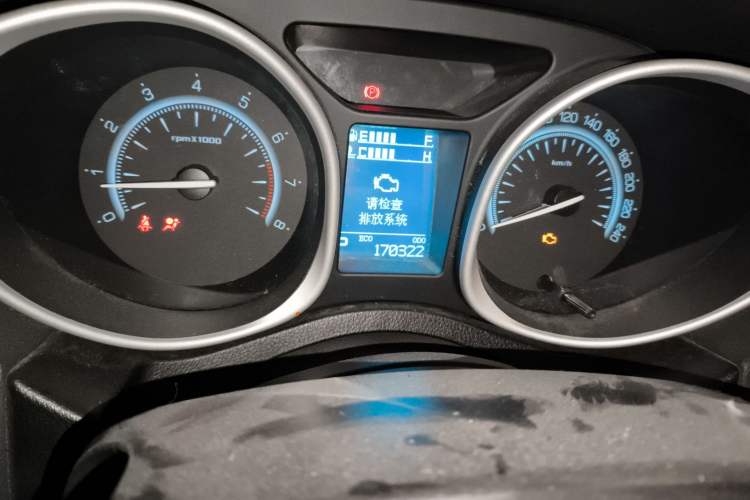 Used GAC Trumpchi GS5 Super 2015 1.8T Automatic Two-Wheel Drive Luxury Edition Odometer Close Up