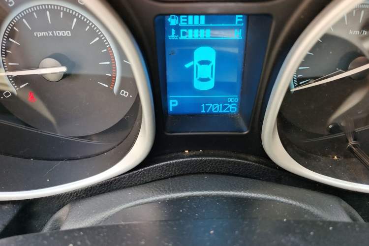 Used GAC Trumpchi GS5 Super 2015 2.0L Automatic Two-Wheel Drive Luxury Navigation Edition Odometer Close Up