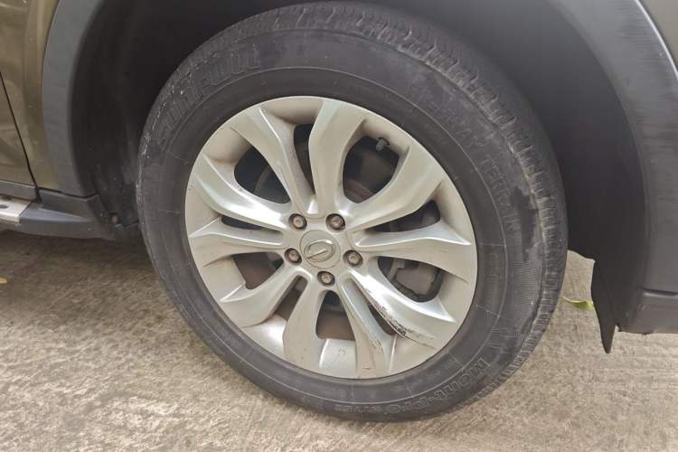 Used GAC Trumpchi GS5 Super 2015 2.0L Automatic Two-Wheel Drive Elite Edition Right Front Wheel Hub