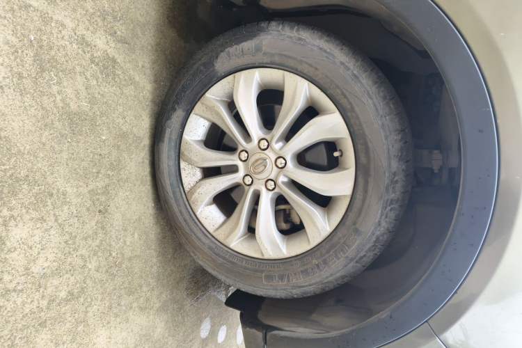 Used GAC Trumpchi GS5 Super 2015 1.8T Automatic Two-Wheel Drive Elite Edition Right Front Wheel Hub