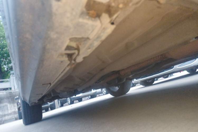 Used GAC Trumpchi GS5 Super 2015 2.0L Automatic Two-Wheel Drive Luxury Navigation Edition Right Side Sill