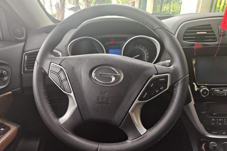 Used GAC Trumpchi GS5 Super 2015 2.0L Automatic Two-Wheel Drive Elite Edition Steering Wheel