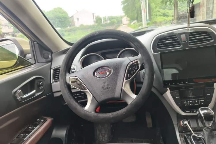 Used GAC Trumpchi GS5 Super 2015 1.8T Automatic Two-Wheel Drive Elite Edition Steering Wheel