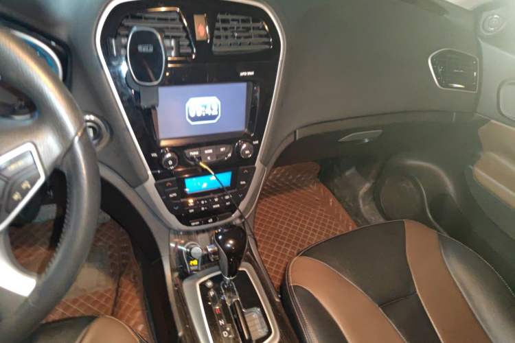 Used GAC Trumpchi GS5 Super 2015 2.0L Automatic Two-Wheel Drive Elite Edition Audio And AC Panel