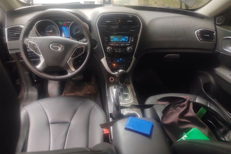 Used GAC Trumpchi GS5 Super 2015 2.0L Automatic Two-Wheel Drive Comfort Edition Center Console