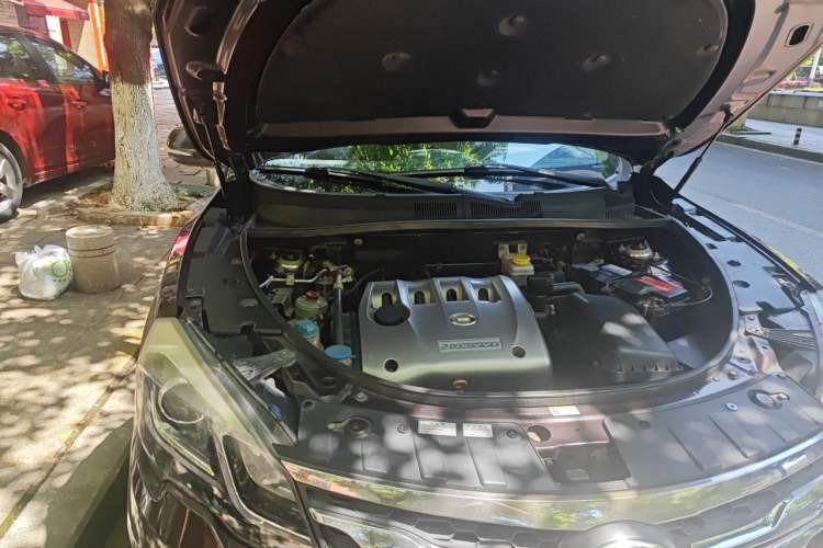 Used GAC Trumpchi GS5 Super 2015 2.0L Automatic Two-Wheel Drive Elite Edition Engine Bay Right