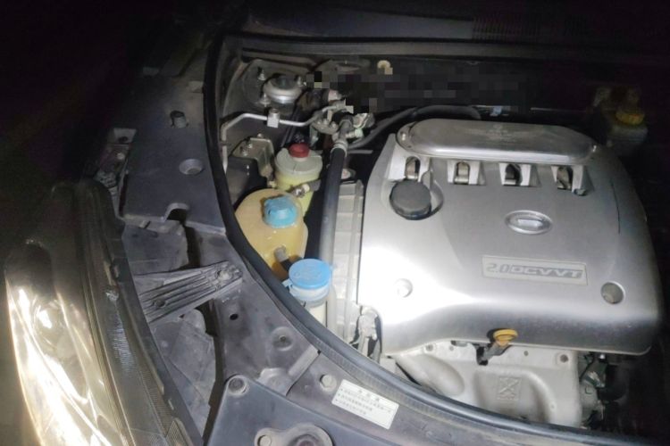Used GAC Trumpchi GS5 Super 2015 2.0L Automatic Two-Wheel Drive Luxury Navigation Edition Engine Bay Right
