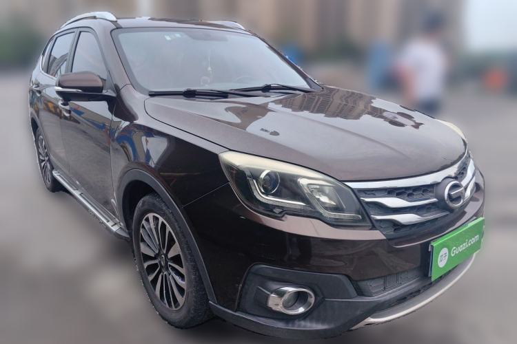 Used GAC Trumpchi GS5 Super 2015 2.0L Automatic Two-Wheel Drive Luxury Navigation Edition Front Right 45 Deg