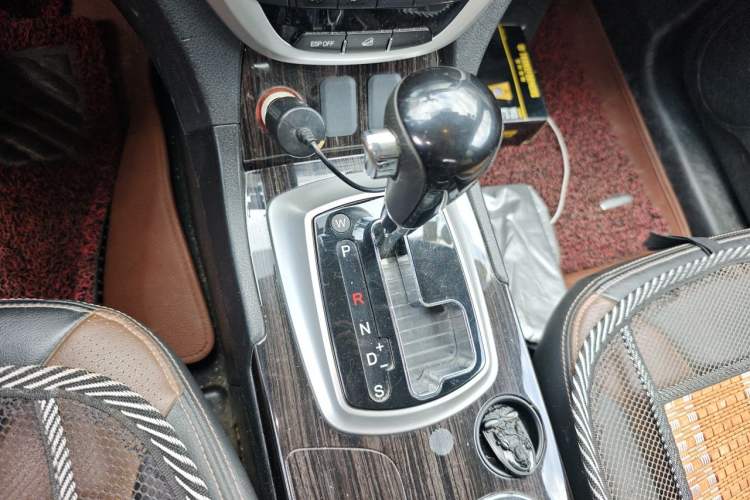 Used GAC Trumpchi GS5 Super 2015 2.0L Automatic Two-Wheel Drive Elite Edition Gear Lever