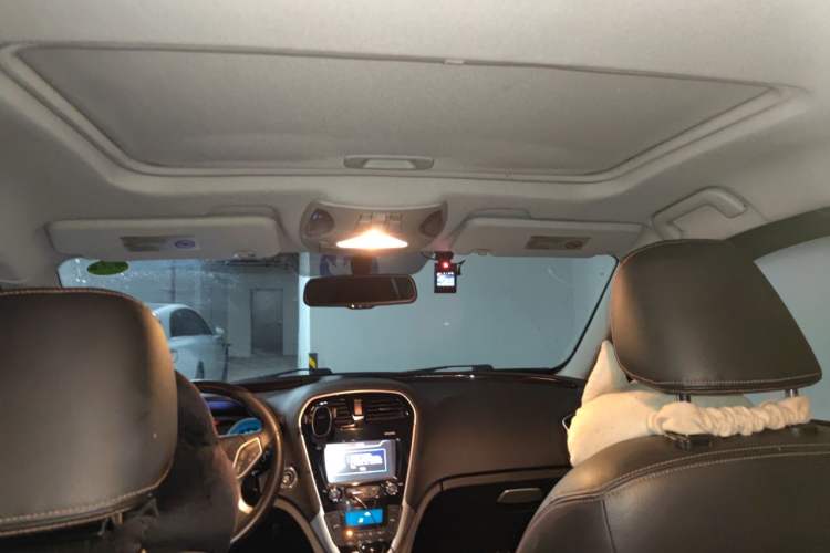 Used GAC Trumpchi GS5 Super 2015 2.0L Automatic Two-Wheel Drive Elite Edition Headliner