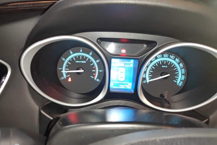 Used GAC Trumpchi GS5 Super 2015 2.0L Automatic Two-Wheel Drive Elite Edition Instrument Cluster